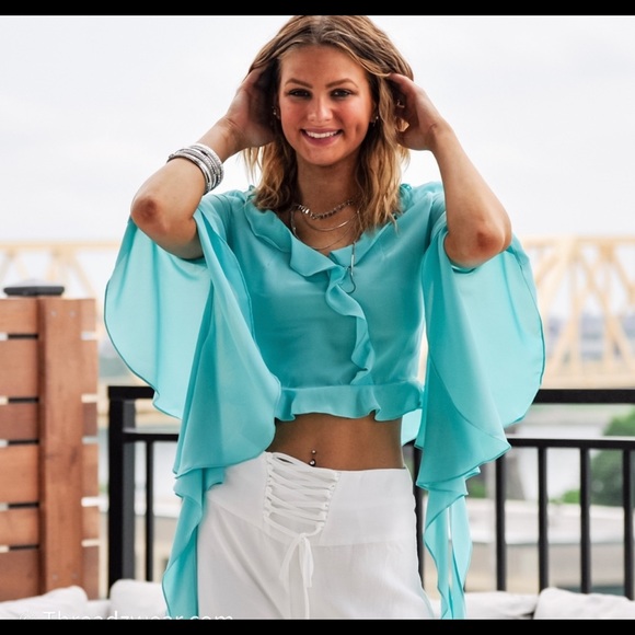 Ruffled Crop Top w/ Cascading sleeves - Picture 4 of 7